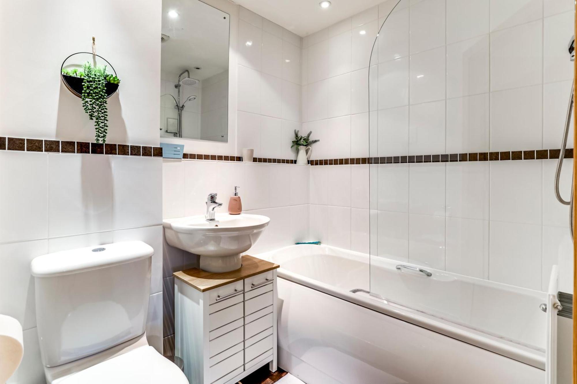Entire 2 Bed Flat Contractors Families And Relocators Daire Ware Dış mekan fotoğraf