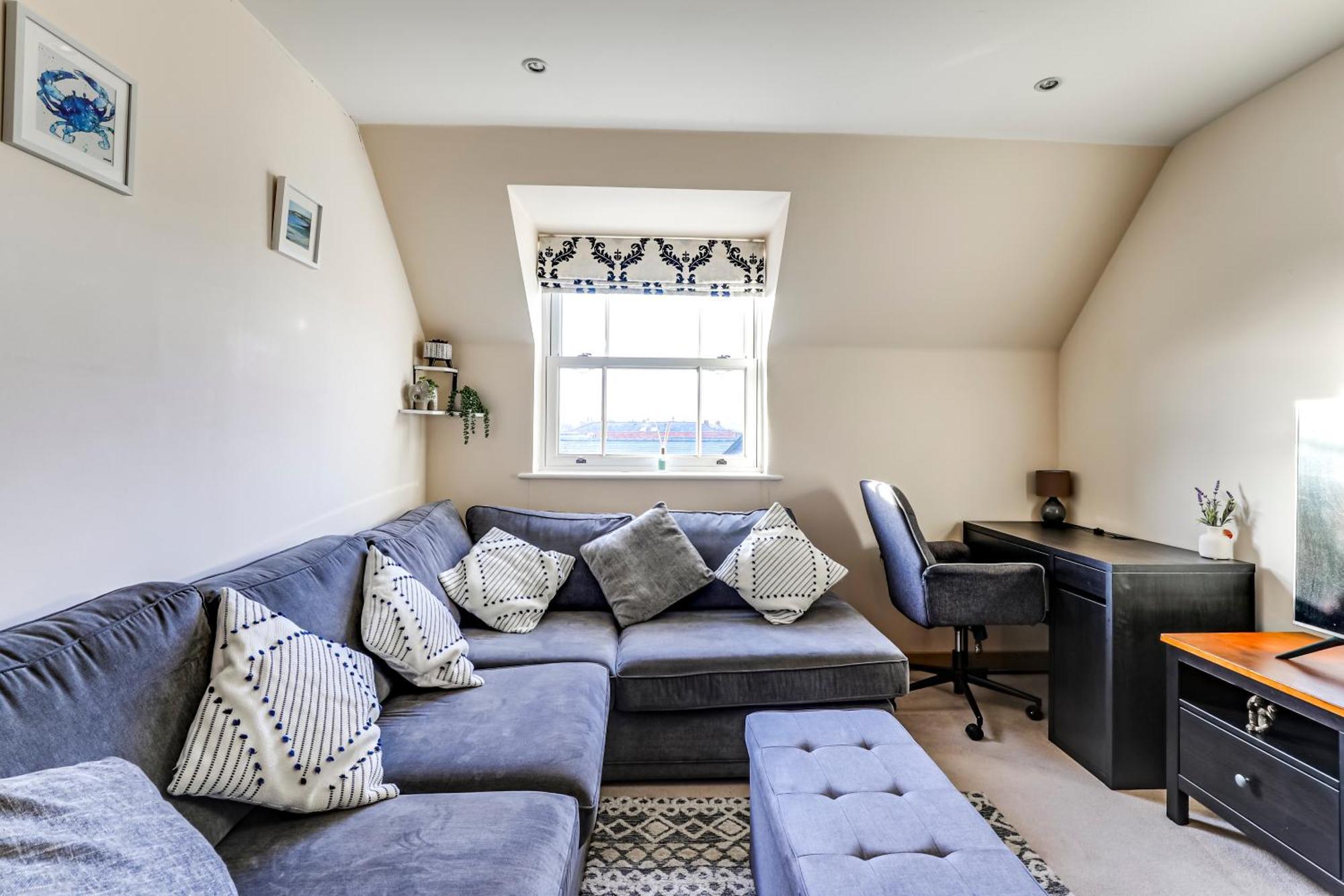 Entire 2 Bed Flat Contractors Families And Relocators Daire Ware Dış mekan fotoğraf