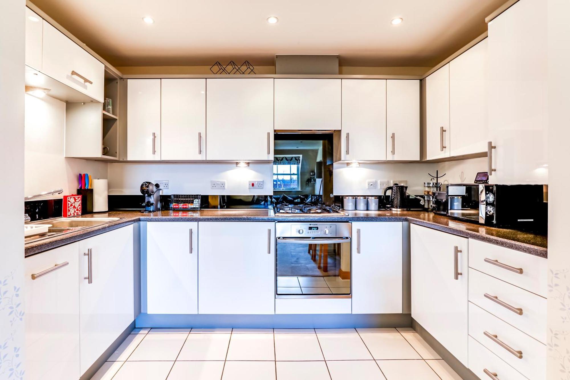 Entire 2 Bed Flat Contractors Families And Relocators Daire Ware Dış mekan fotoğraf