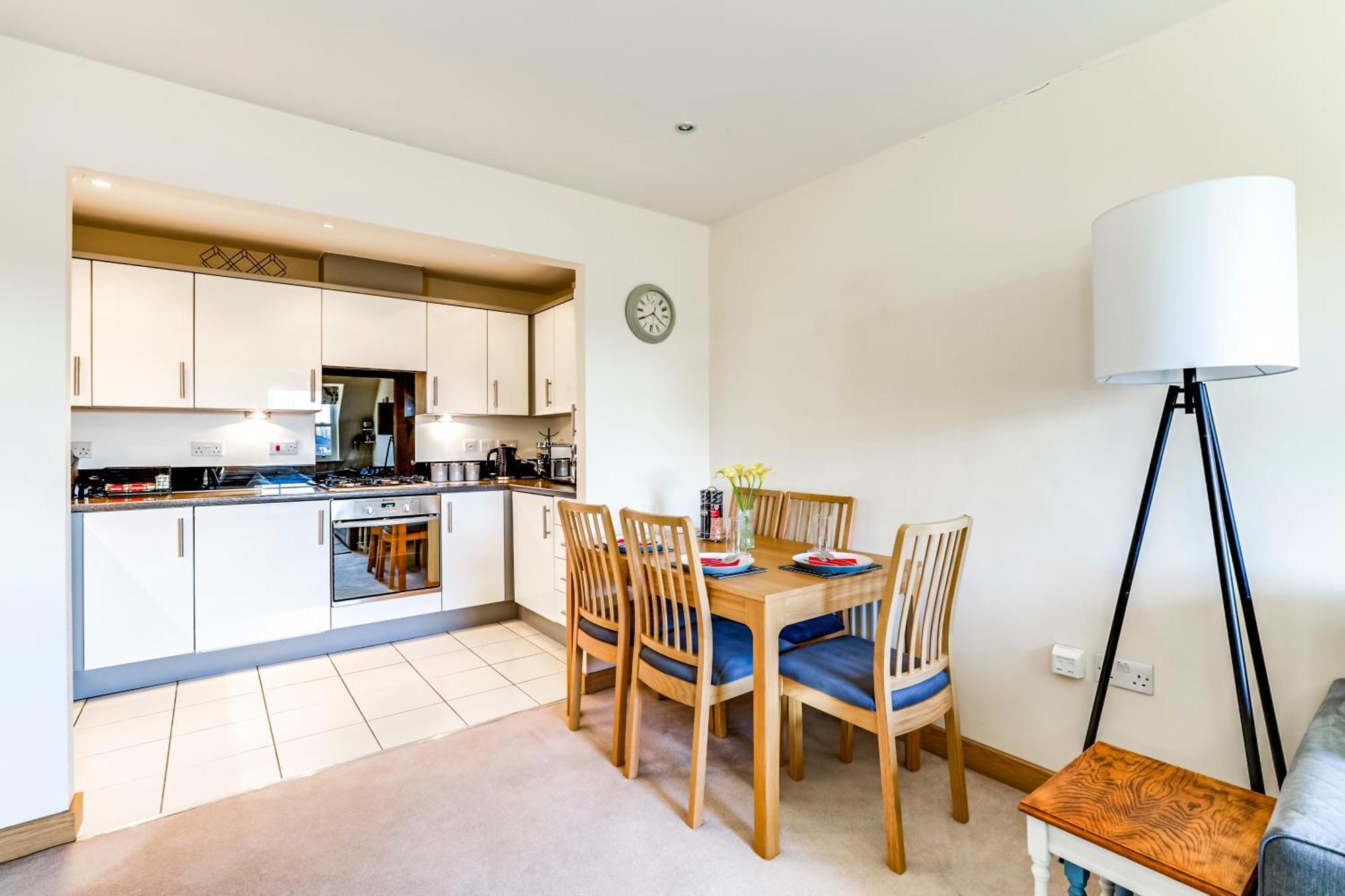 Entire 2 Bed Flat Contractors Families And Relocators Daire Ware Dış mekan fotoğraf